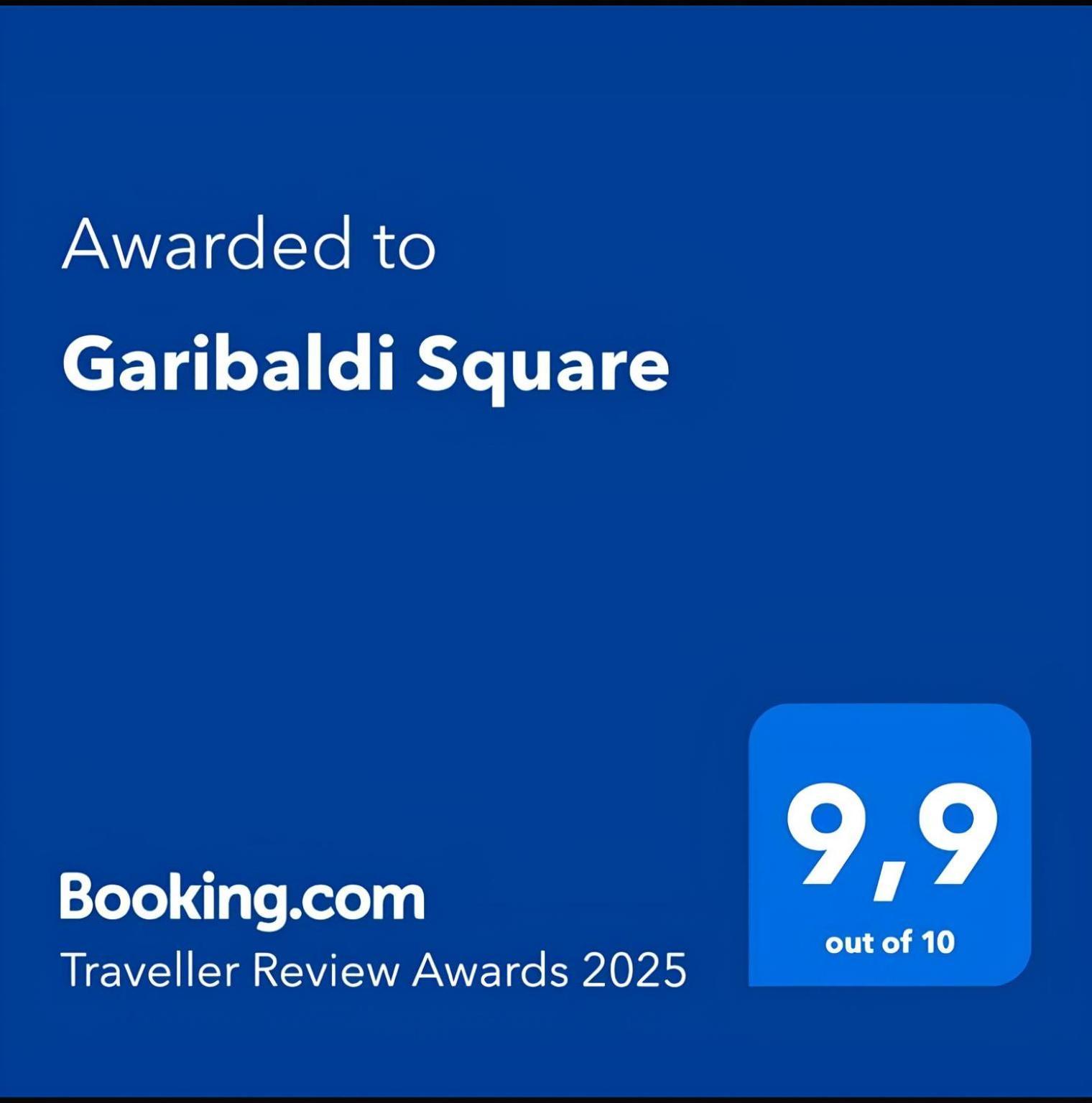 Garibaldi Square Apartment Bari Bagian luar foto