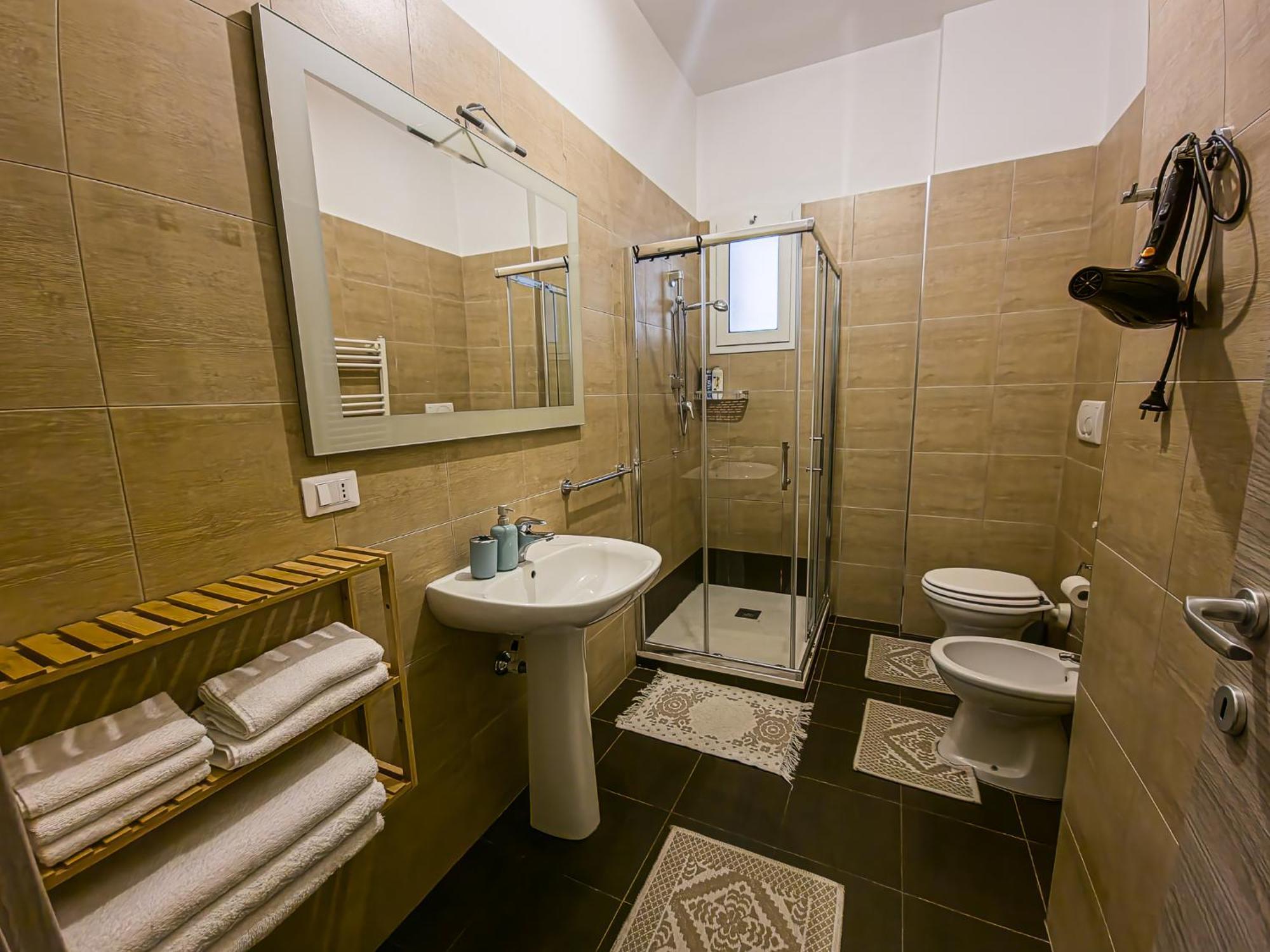 Garibaldi Square Apartment Bari Bagian luar foto